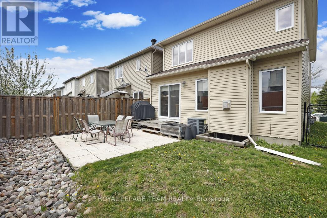 406 PILLETT STREET - 35