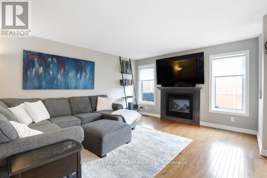 406 PILLETT STREET - 9