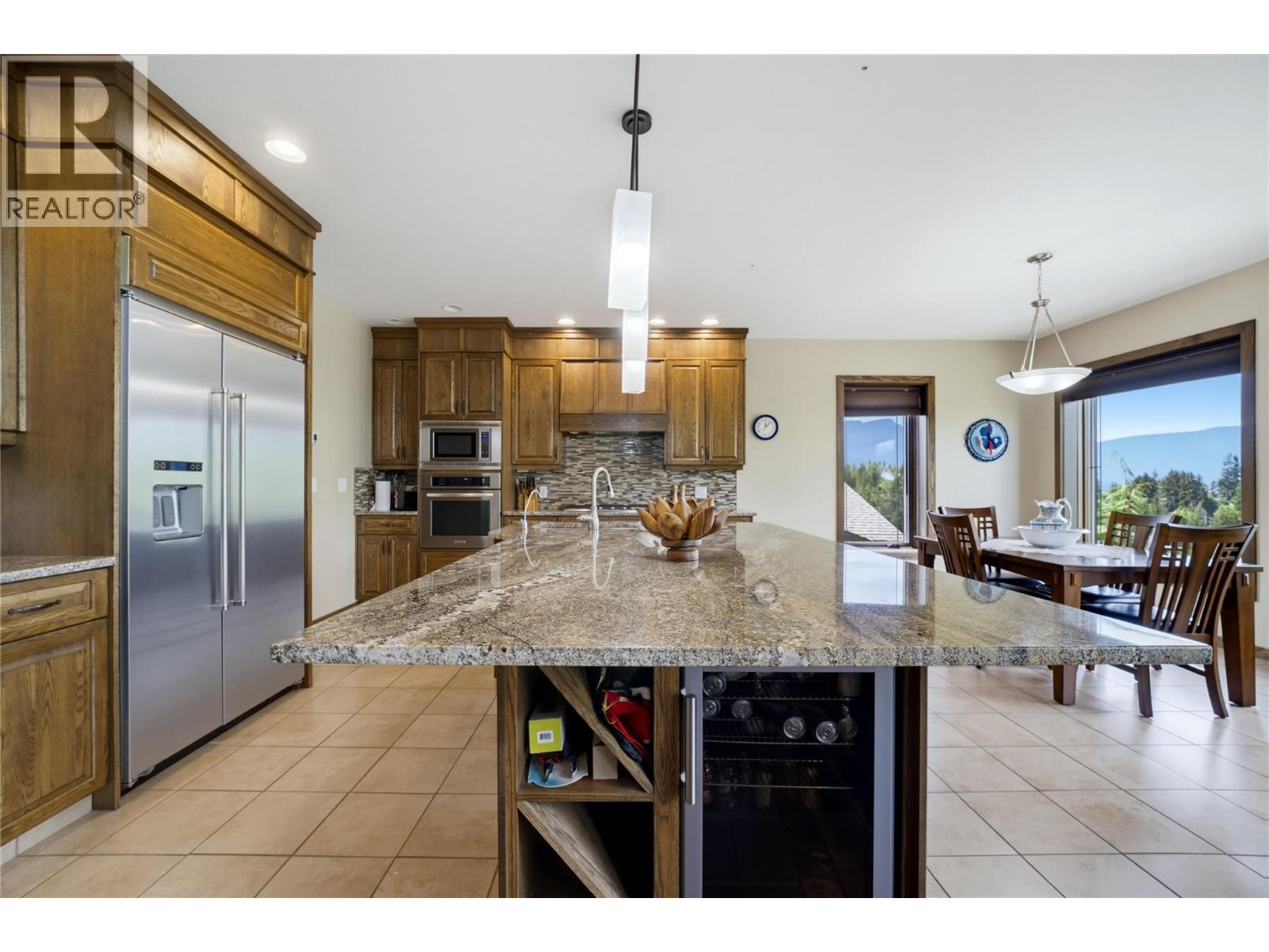 2421 25 Street NE, Salmon Arm
