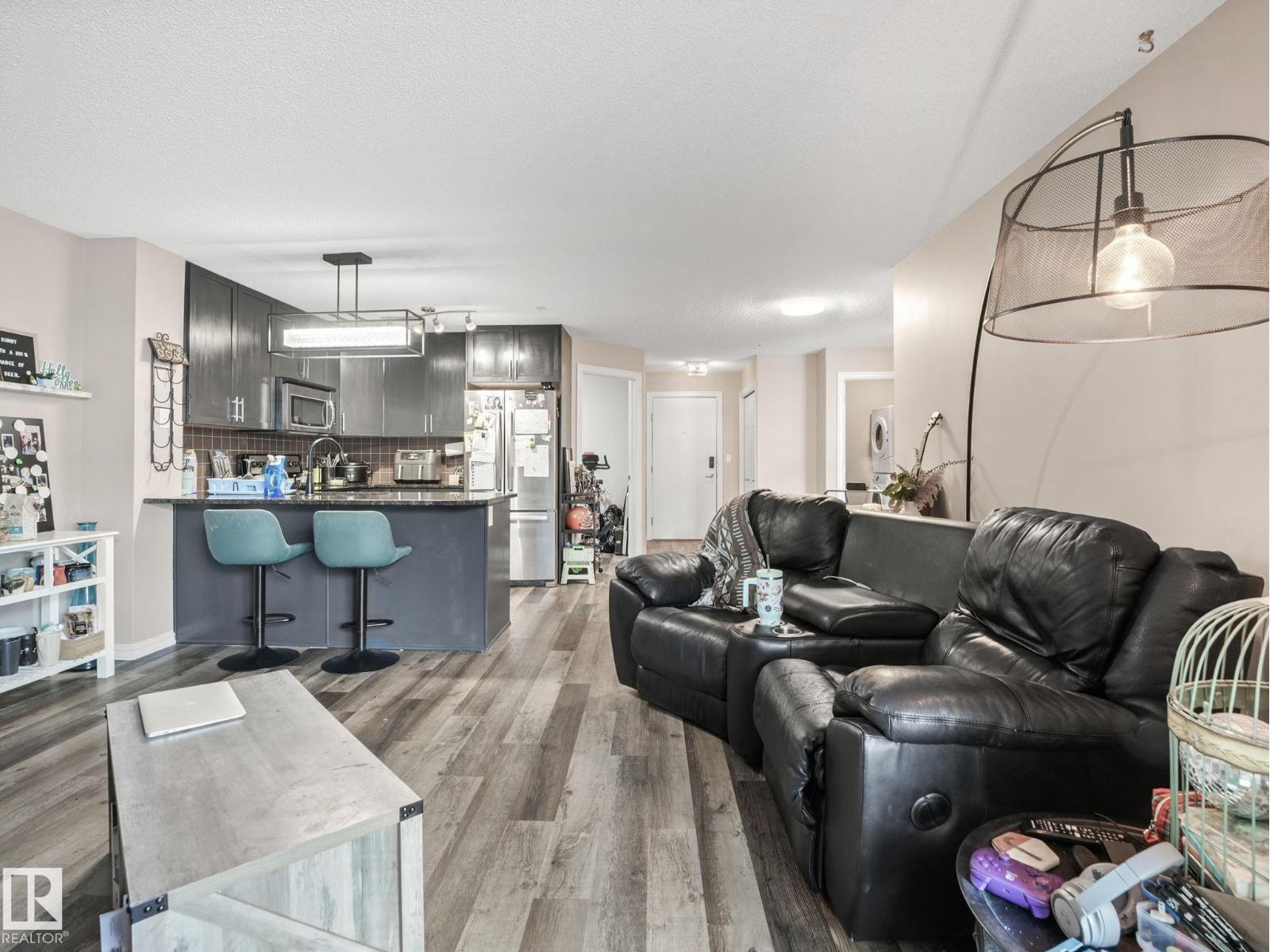 #214 2204 44 AV NW - 12