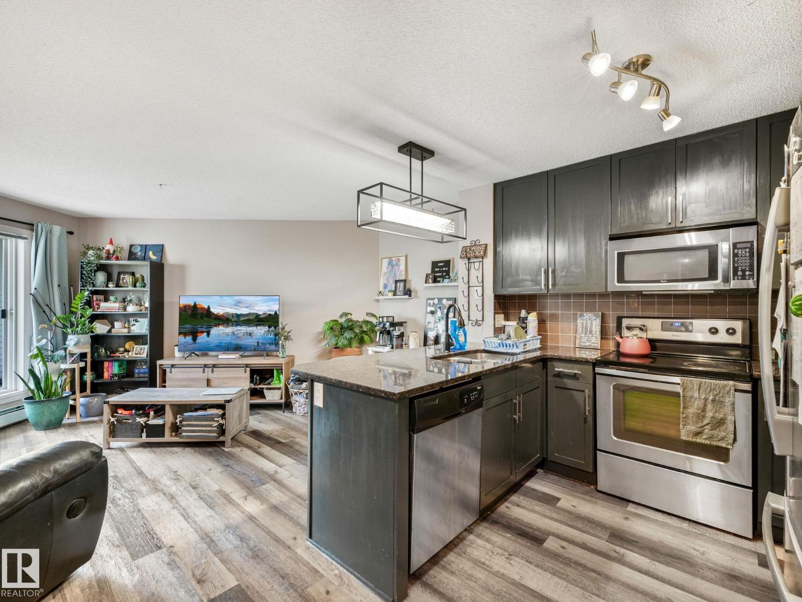 #214 2204 44 AV NW - 14