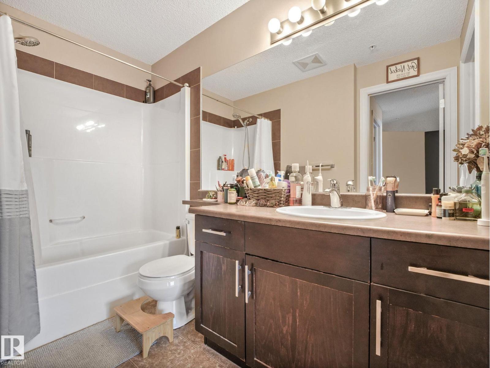 #214 2204 44 AV NW - 22