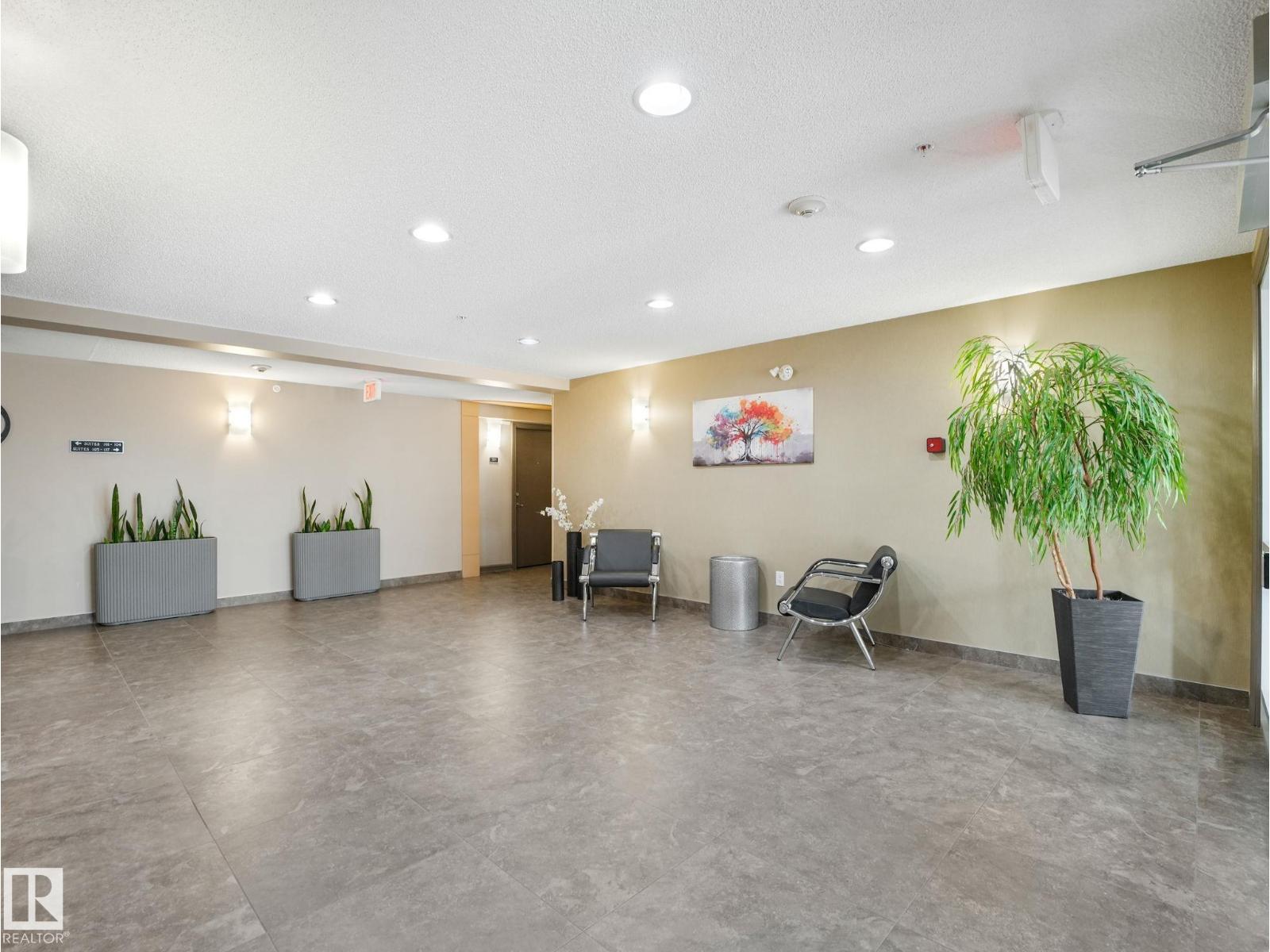 #214 2204 44 AV NW - 32