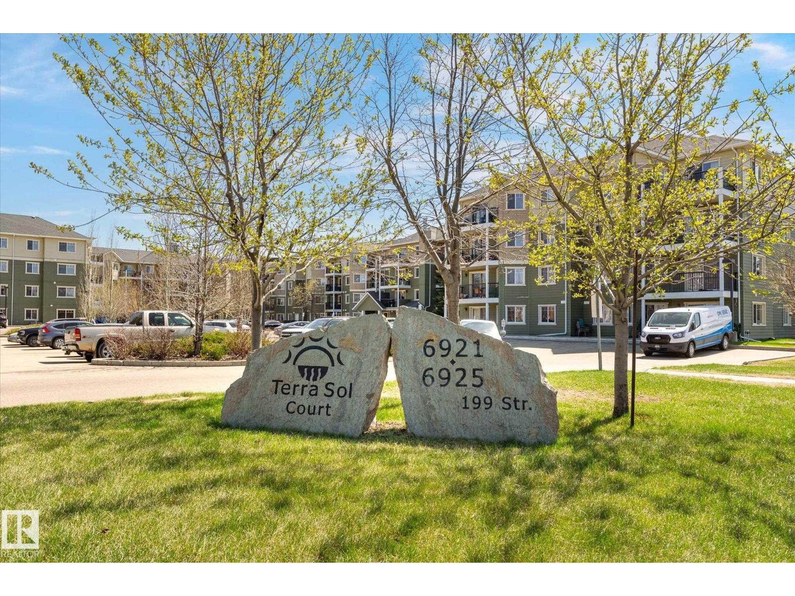 #212 6925 199 ST NW - 34