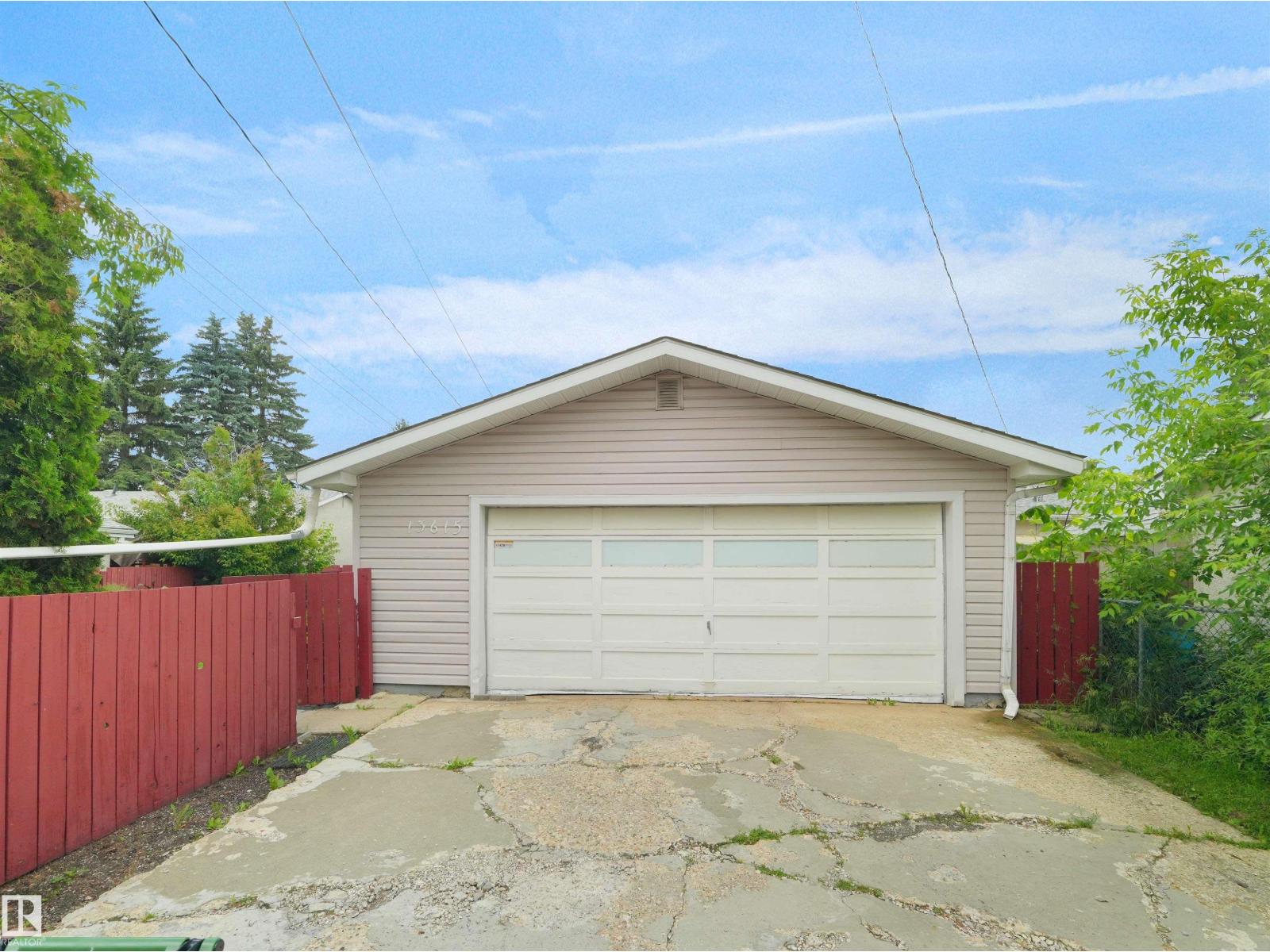 13615 136A AV NW - 52
