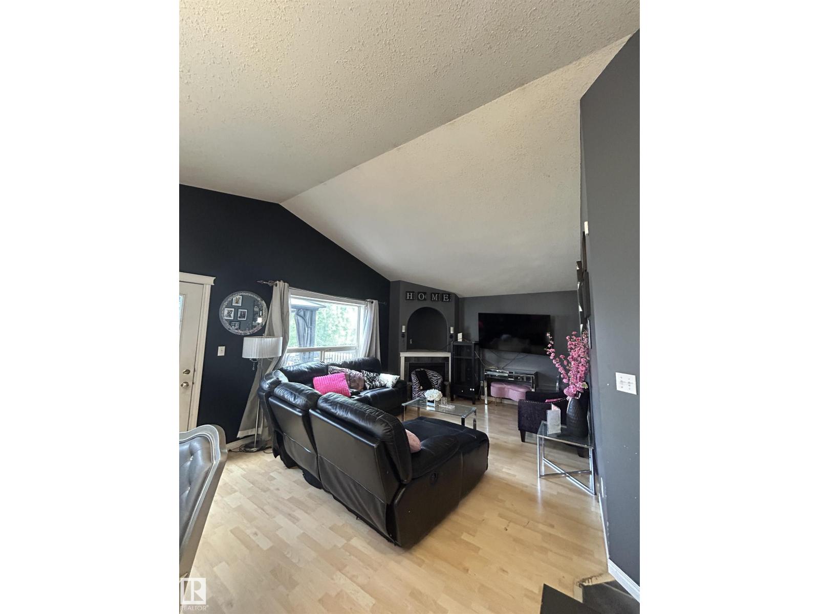 17 WILLOWBY CL - 6