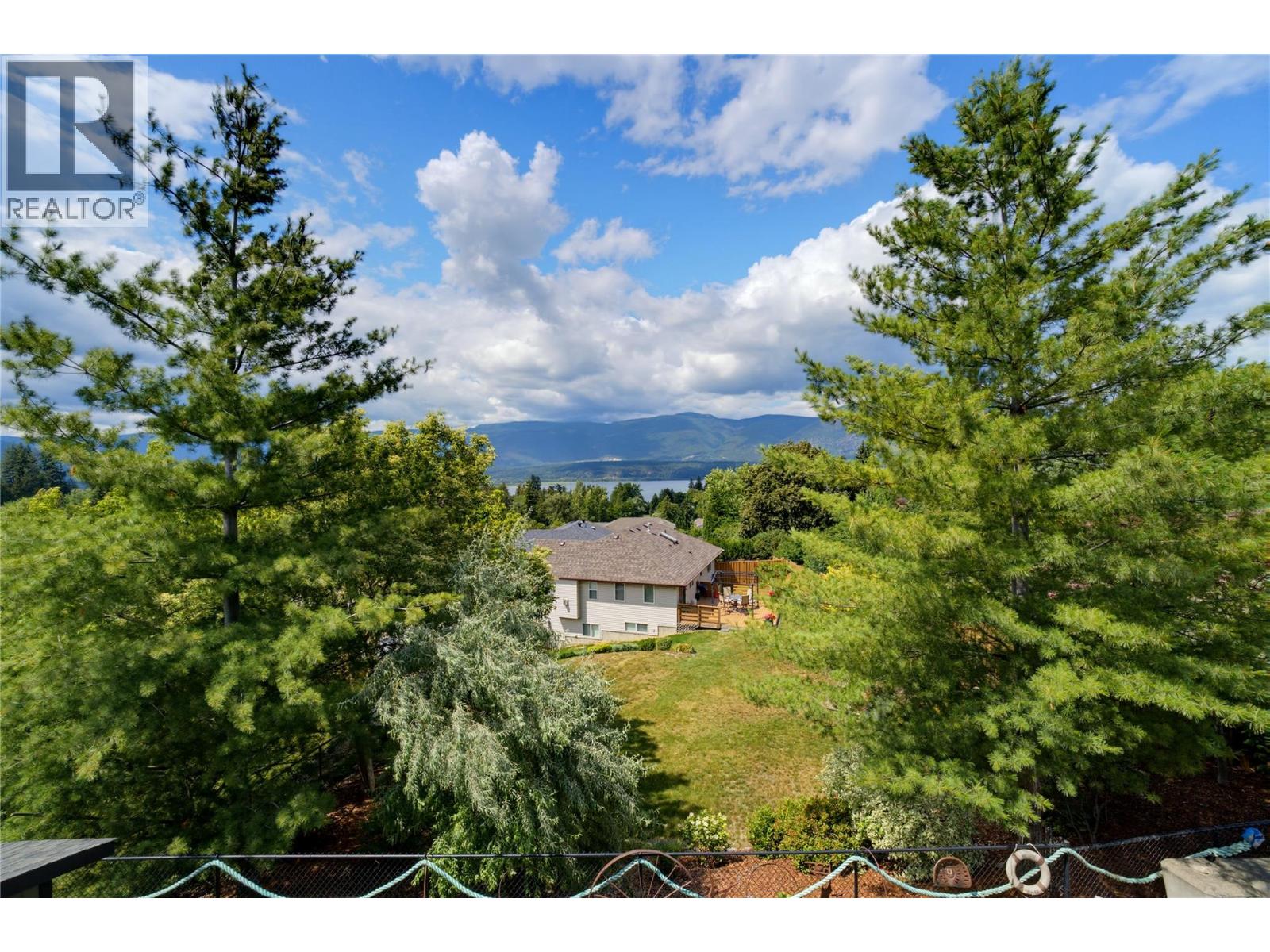 2421 25 Street NE, Salmon Arm