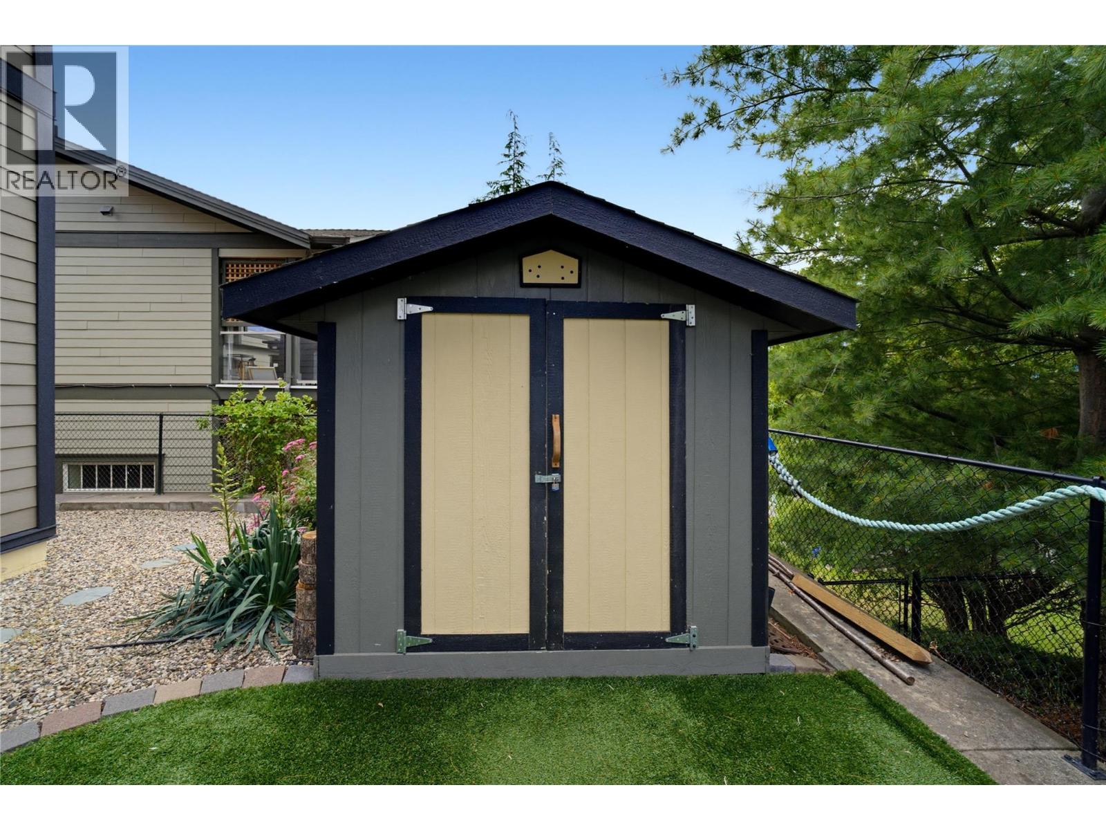 2421 25 Street NE, Salmon Arm