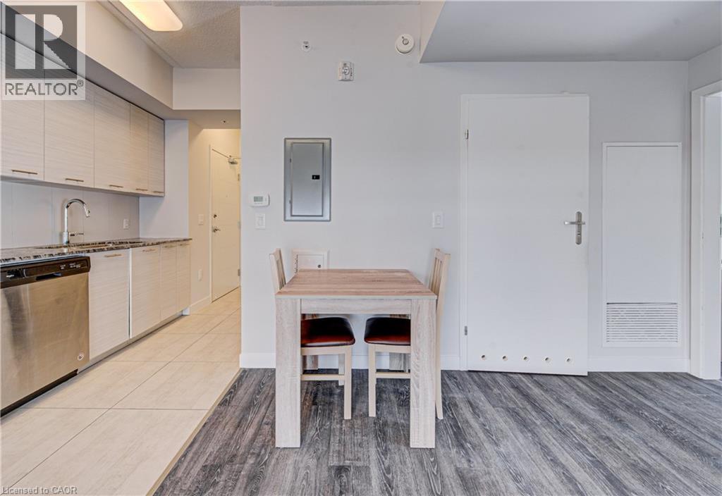 #208 251 HEMLOCK Street - 13