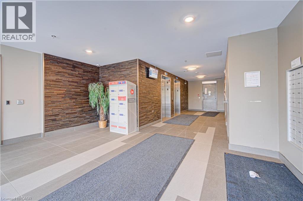 #208 251 HEMLOCK Street - 4