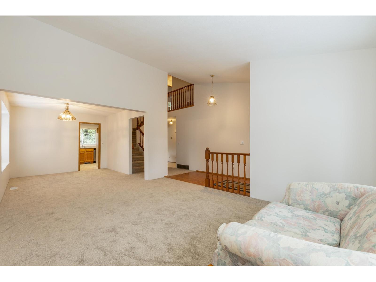 5 Bed, 3 Bath House for Sale in Surrey – 16397 GLENMOOR COURT, Surrey – MLS# R3142134 - Image 12