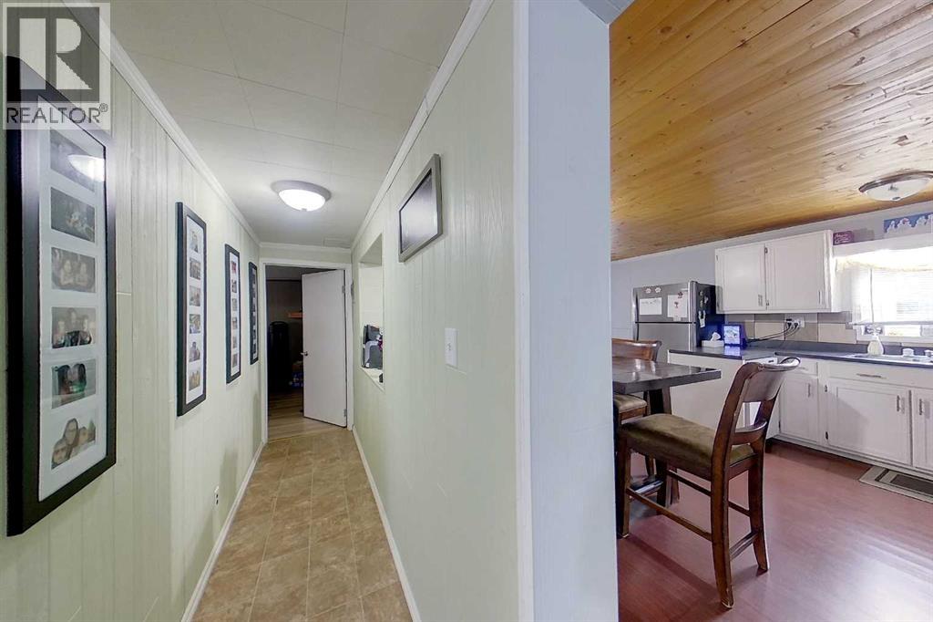 111, 404 6 Avenue NW - 12