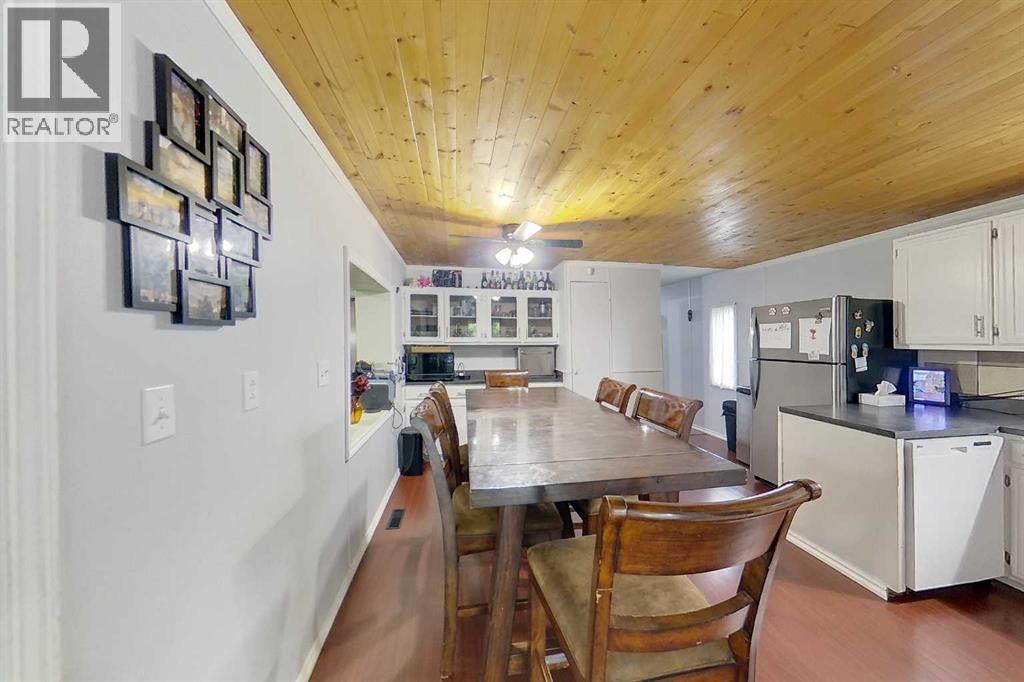 111, 404 6 Avenue NW - 3