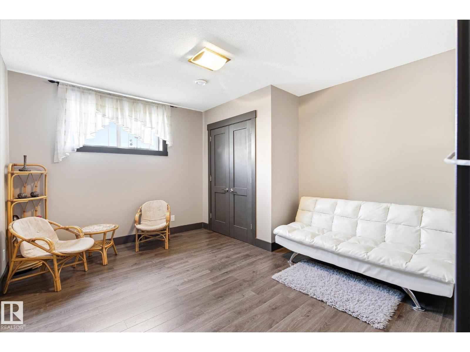 56217 RGE ROAD 242 - 36