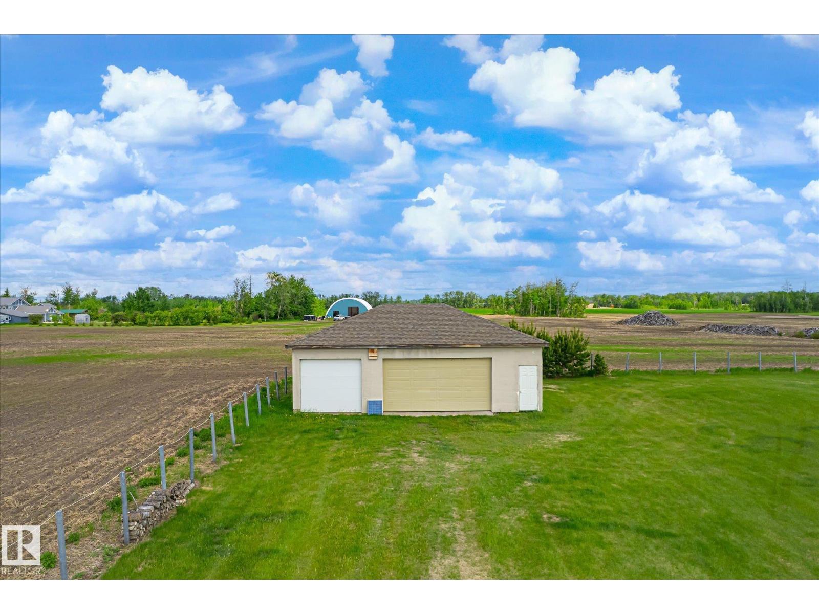 56217 RGE ROAD 242 - 50