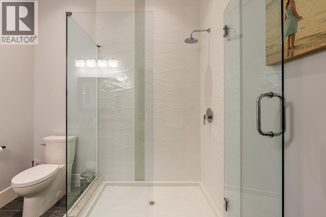 30 3295 SUNNYSIDE ROAD, Anmore