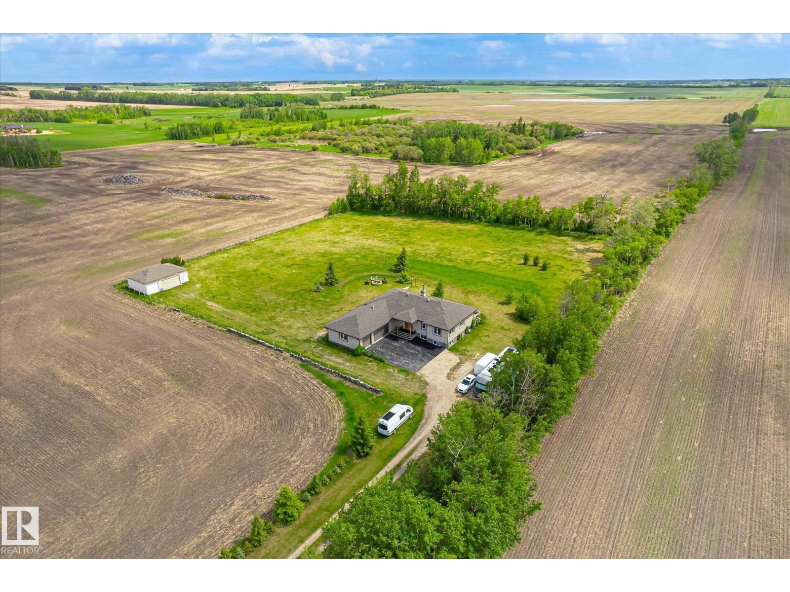 56217 RGE ROAD 242 - 52