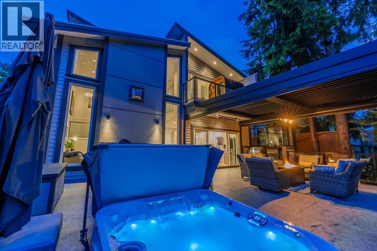 30 3295 SUNNYSIDE ROAD, Anmore