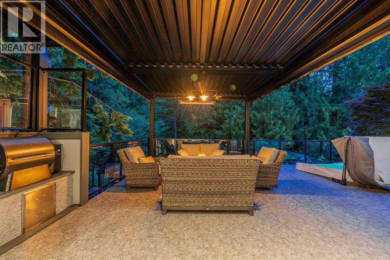 30 3295 SUNNYSIDE ROAD, Anmore