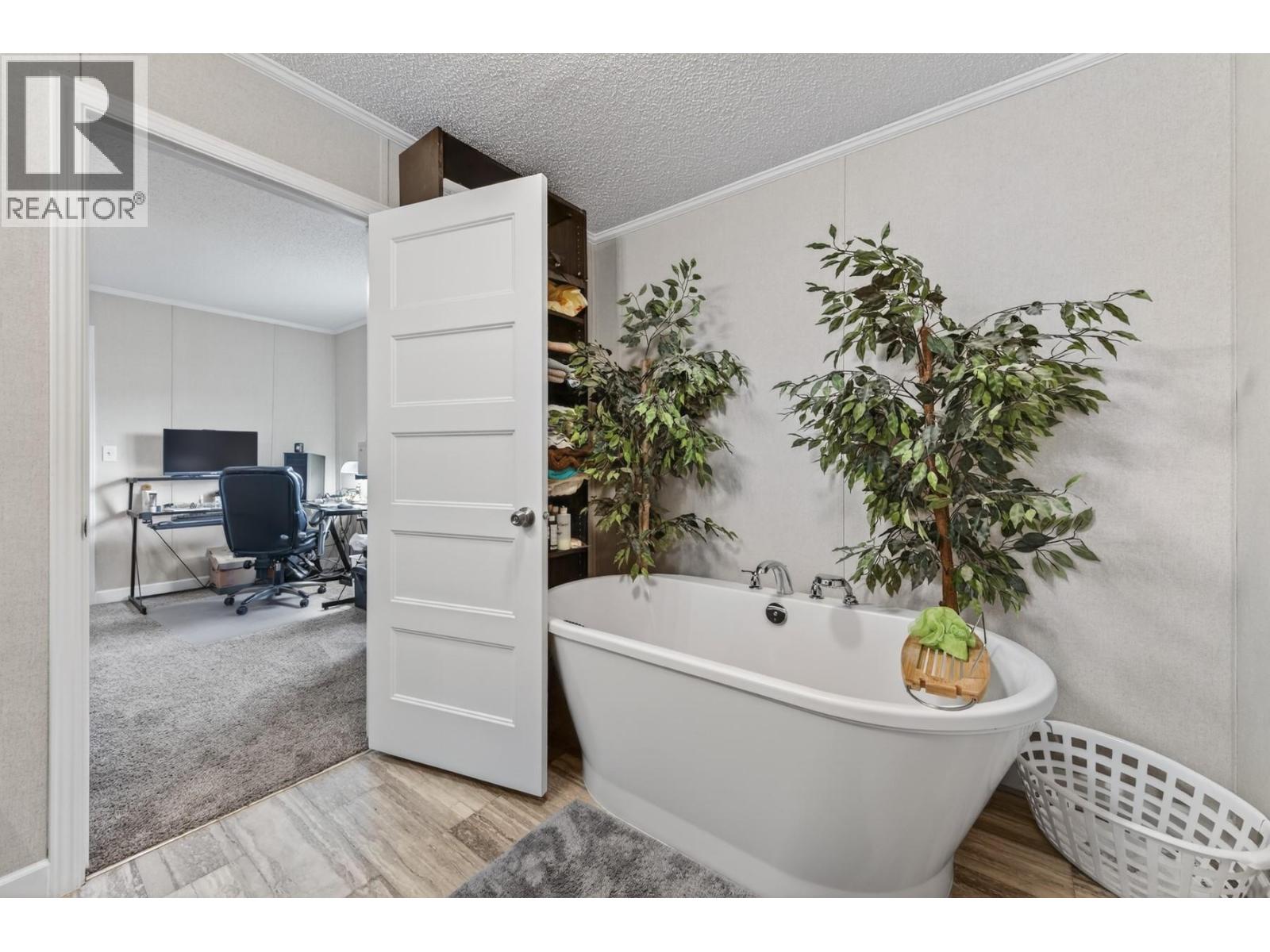 #107 5005 River Road - 18