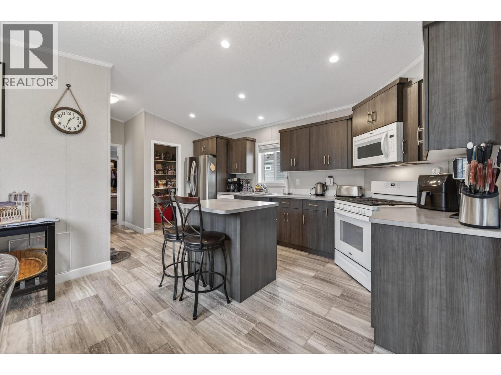 #107 5005 River Road - 6
