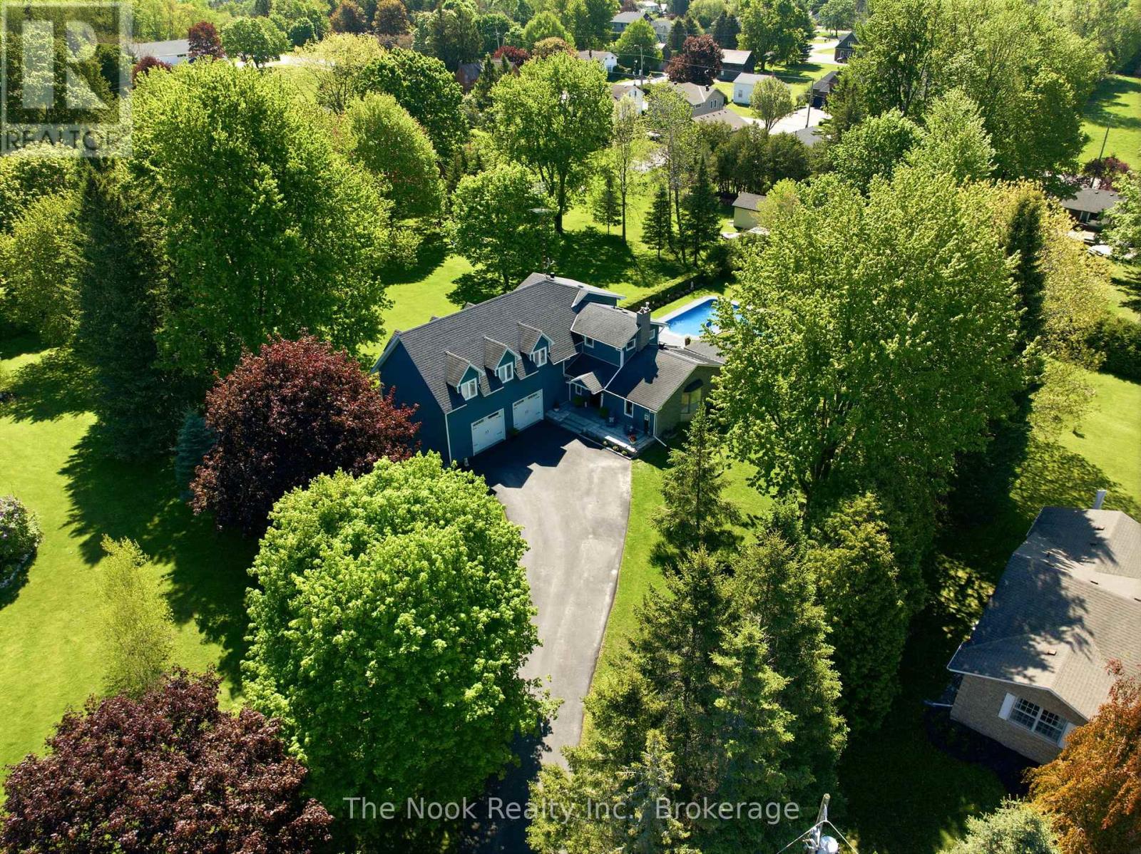 15 HILLSIDE DRIVE - 1