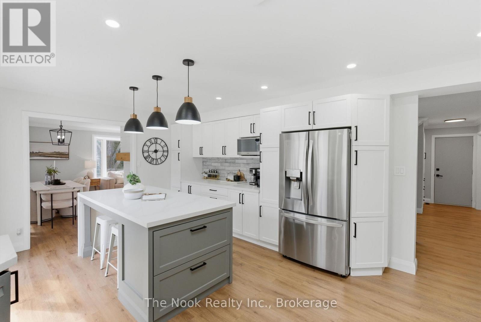 15 HILLSIDE DRIVE - 20