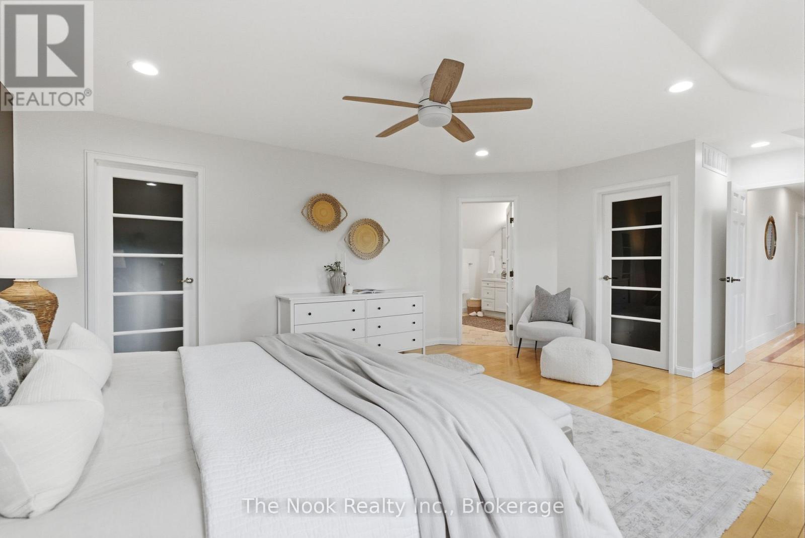 15 HILLSIDE DRIVE - 31