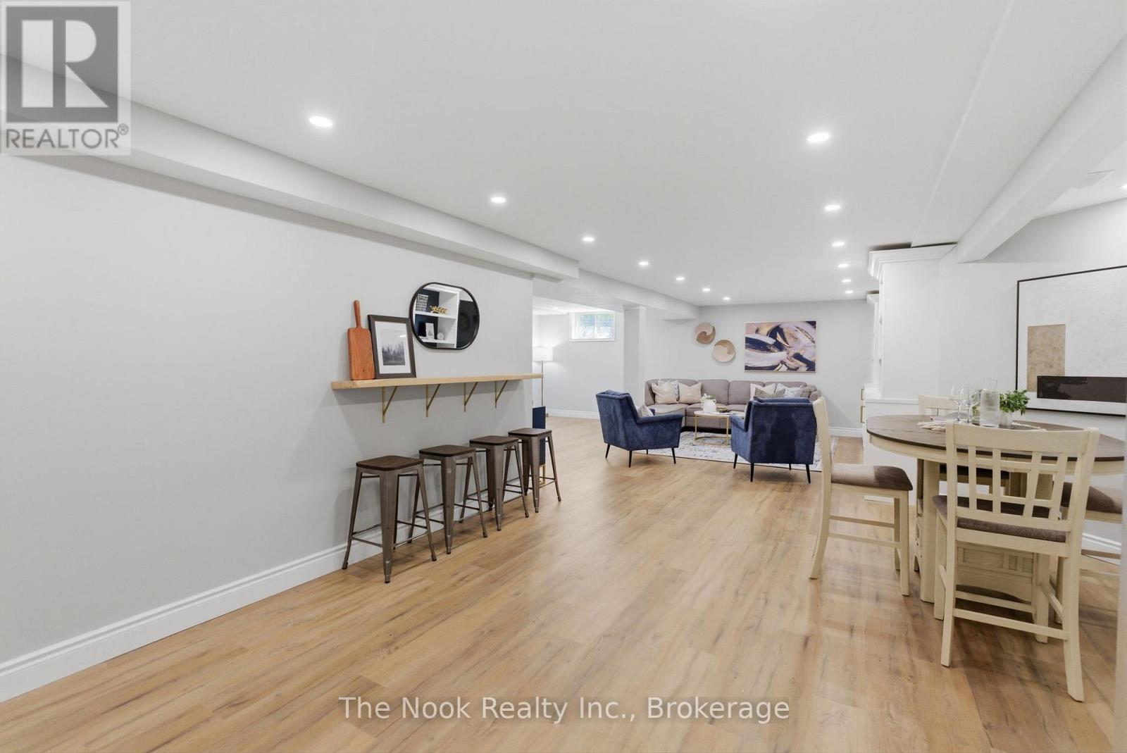 15 HILLSIDE DRIVE - 37