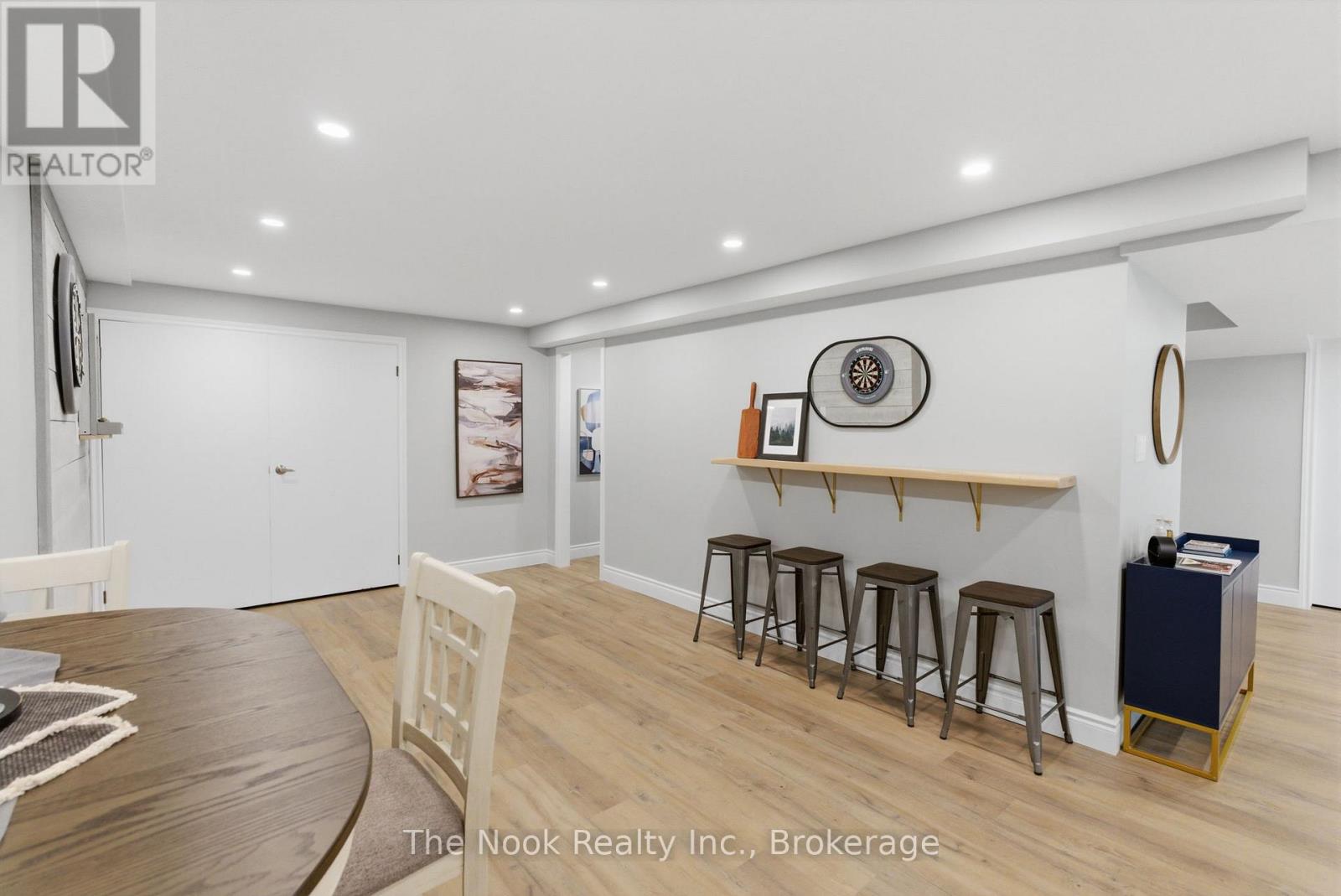 15 HILLSIDE DRIVE - 39