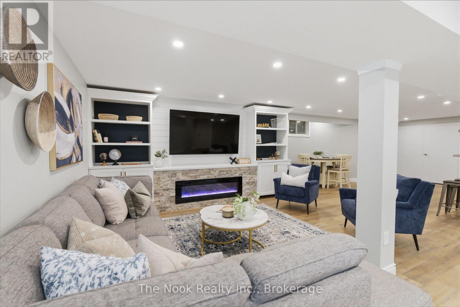 15 HILLSIDE DRIVE - 42