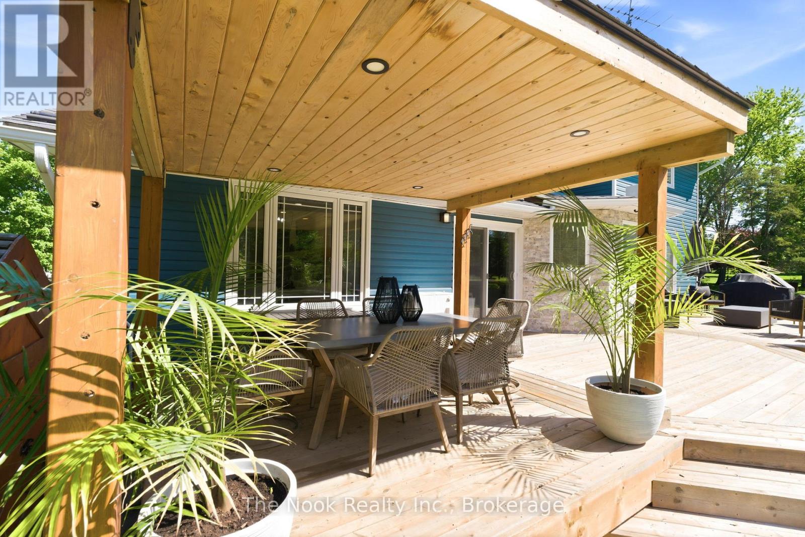 15 HILLSIDE DRIVE - 48