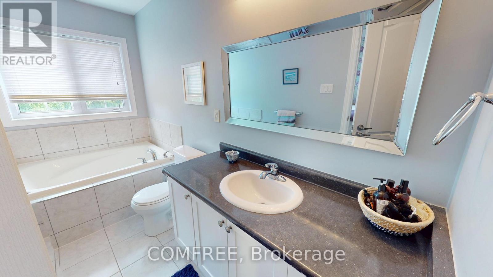 16 RIDGEGATE CRESCENT - 17