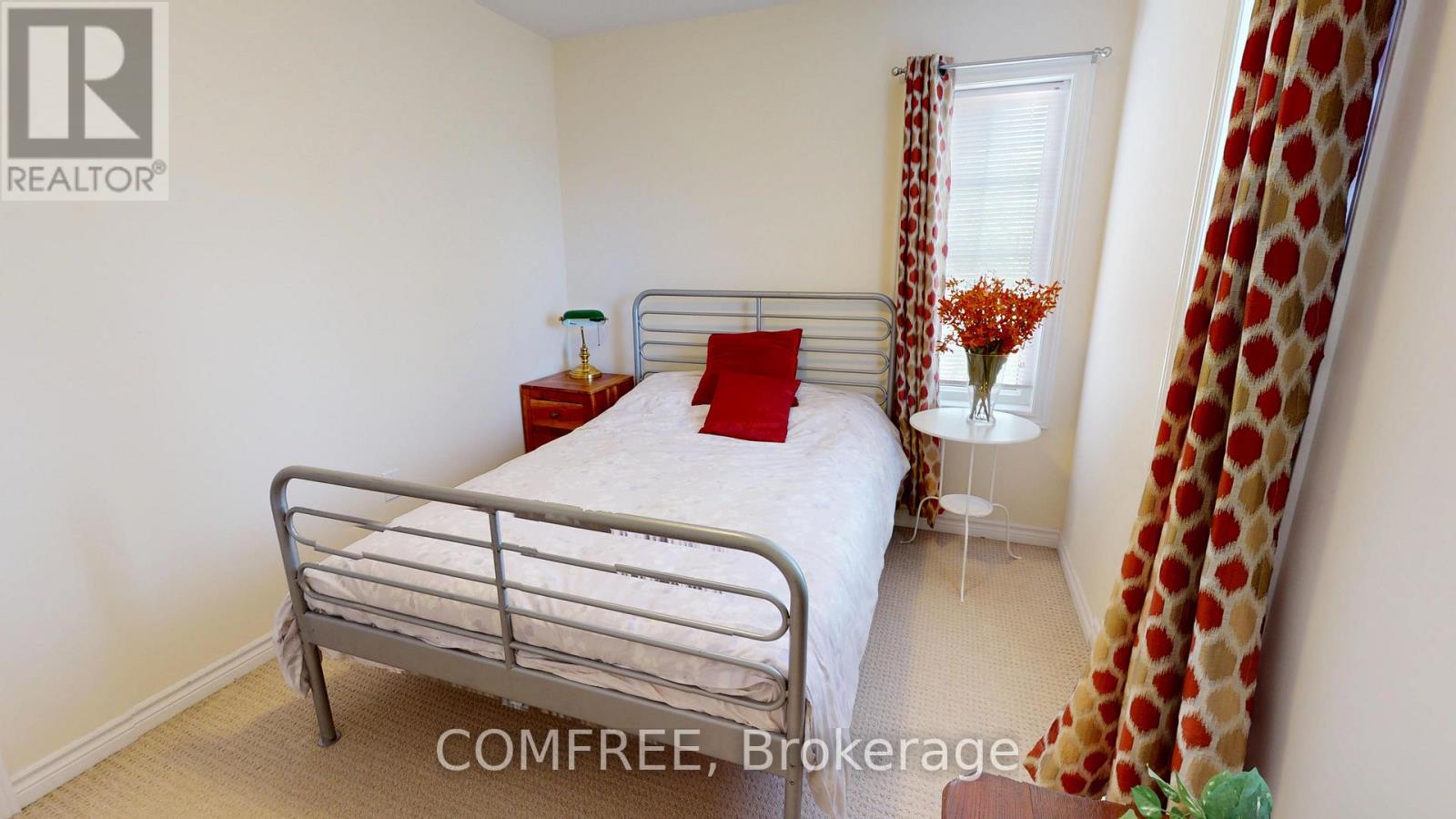16 RIDGEGATE CRESCENT - 19