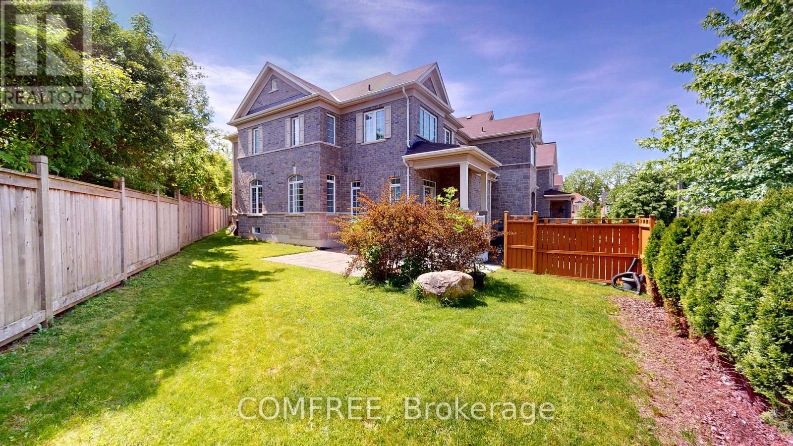 16 RIDGEGATE CRESCENT - 28