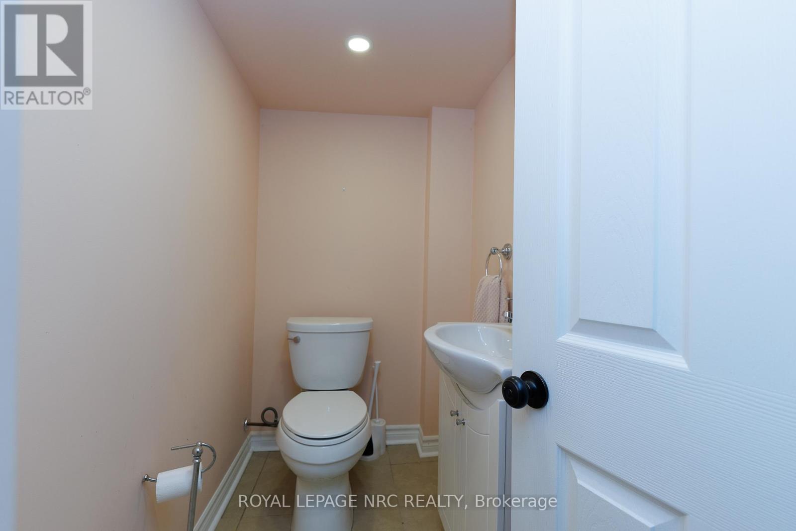 52 YATES STREET - 32
