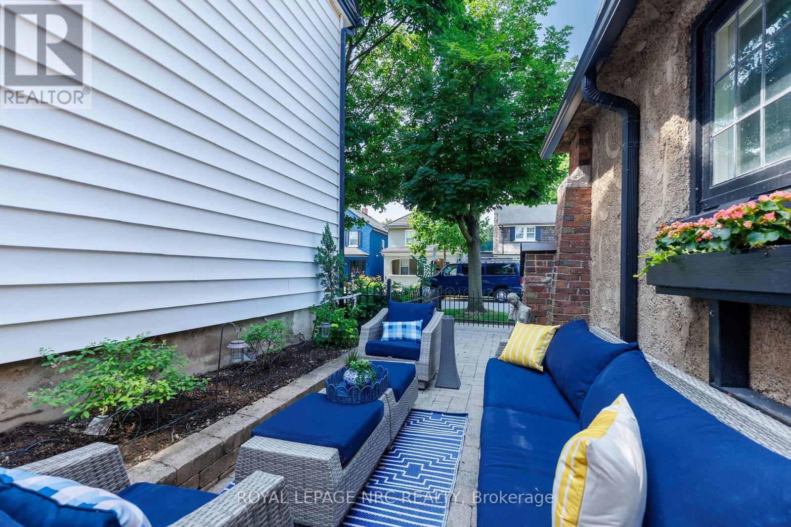 52 YATES STREET - 36