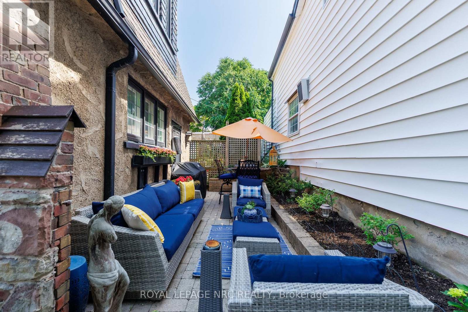 52 YATES STREET - 34