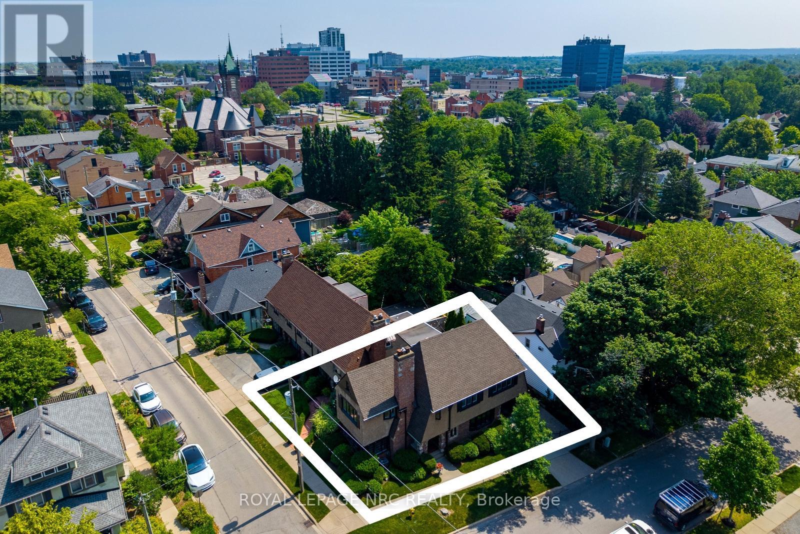 52 YATES STREET - 38