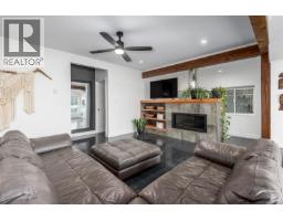 Kitchen - 111 Horbury Rd, Cumberland, BC V0R1S0 Photo 11