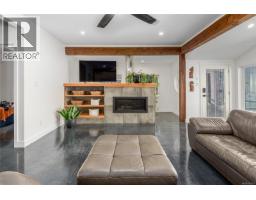 Living room - 111 Horbury Rd, Cumberland, BC V0R1S0 Photo 13