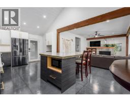 111 Horbury Rd, Cumberland, BC V0R1S0 Photo 14