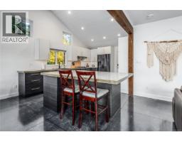 111 Horbury Rd, Cumberland, BC V0R1S0 Photo 19