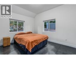 111 Horbury Rd, Cumberland, BC V0R1S0 Photo 21