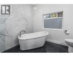 111 Horbury Rd, Cumberland, BC V0R1S0 Photo 25