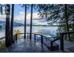 111 Horbury Rd, Cumberland, BC V0R1S0 Photo 45