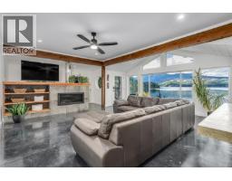 Family room - 111 Horbury Rd, Cumberland, BC V0R1S0 Photo 8