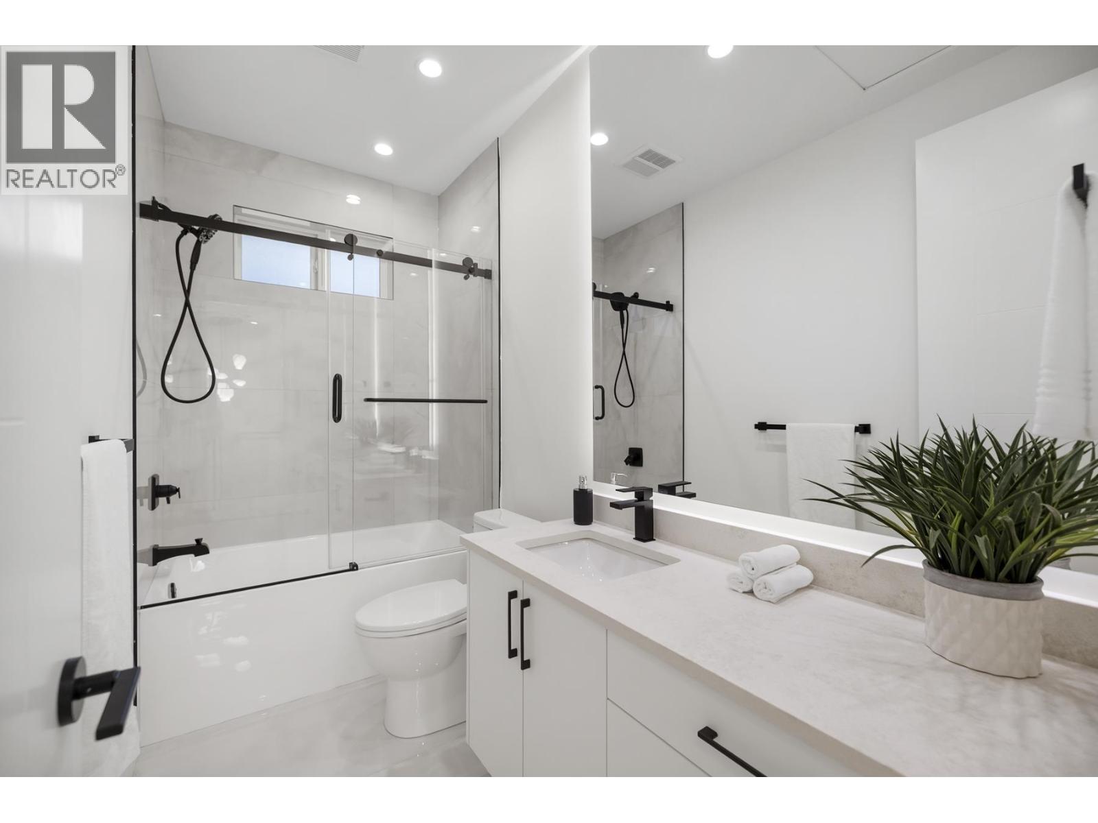 4 Bed, 5 Bath House for Sale in Delta – 5666 10A AVENUE, Delta – MLS# R3141823 - Image 19