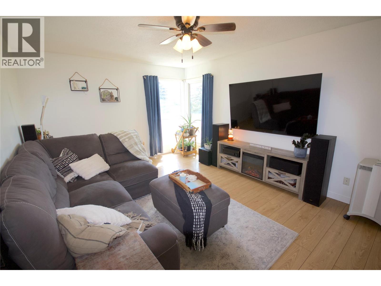 1316 92 Avenue - 8