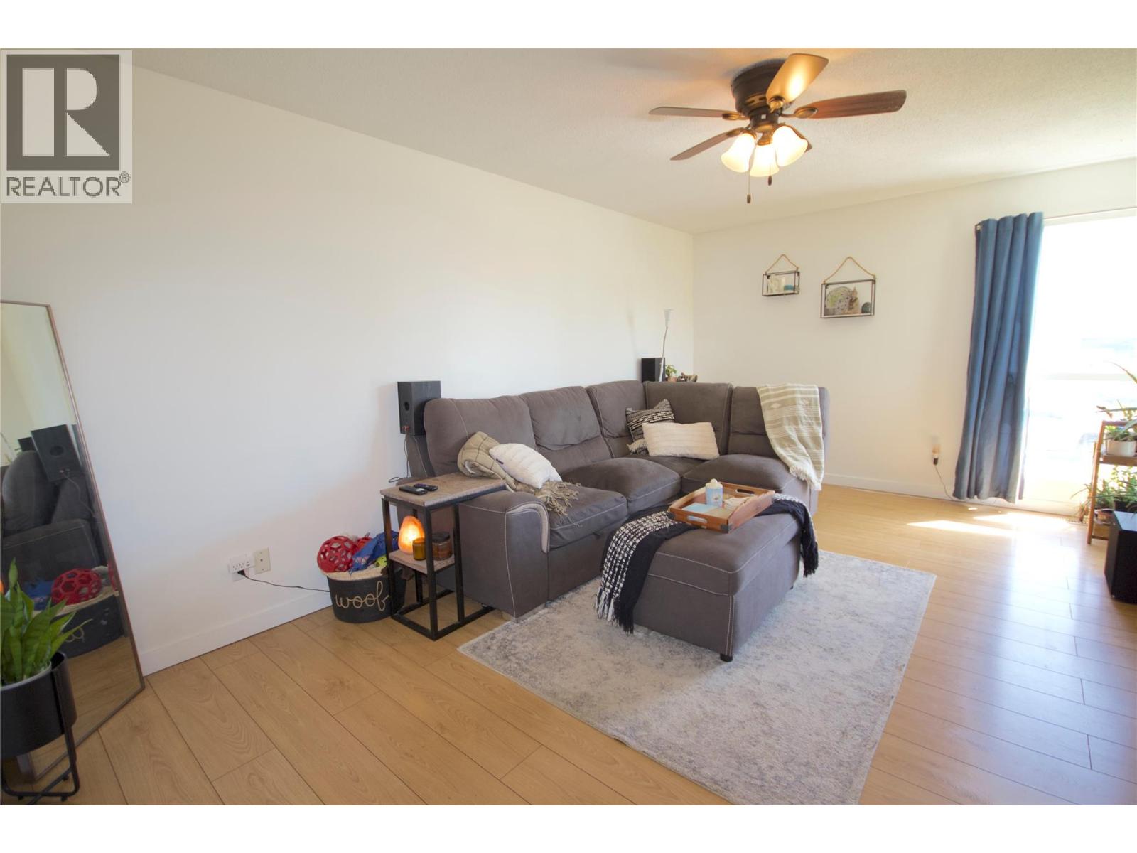 1316 92 Avenue - 7